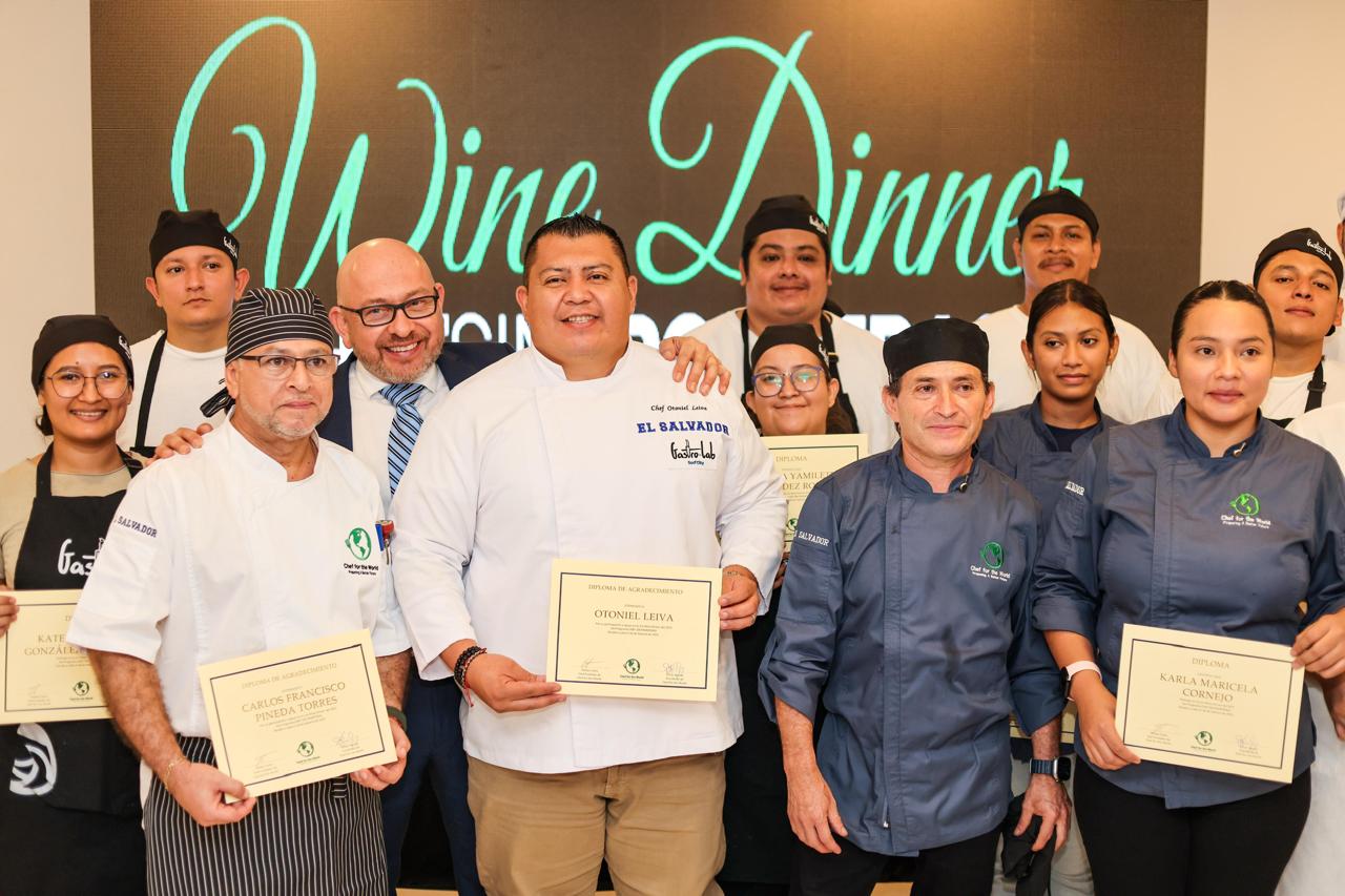 Imagen 7 de la noticia: 1ra WINE DINNER